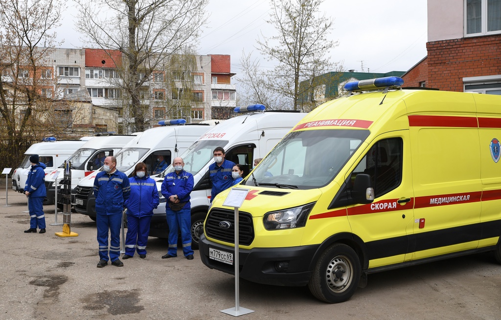 В Твери Игорь Руденя обсудили с сотрудниками ЕДЦ перспективы скорой помощи